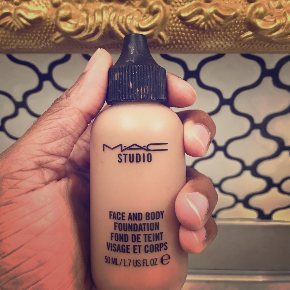 Mac Studio face and body foundation - C7